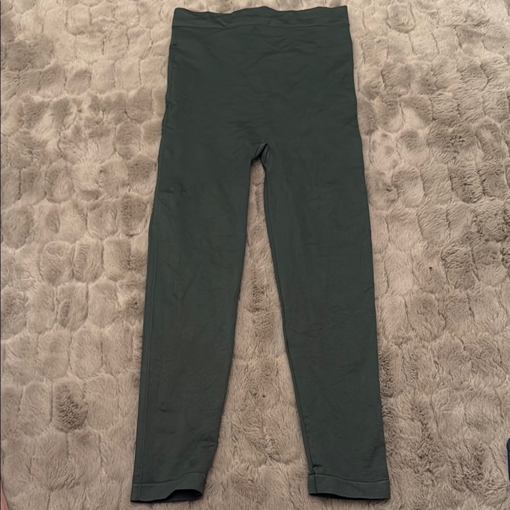 BLANQI Green Maternity ankle leggings